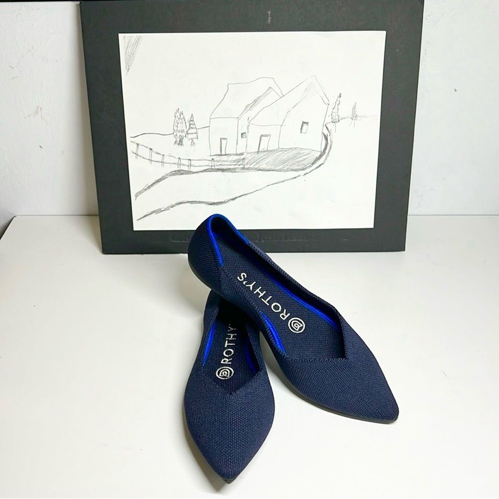 Rothy’s The Point - original pointed toe flats - in Navy Blue Size 8.5